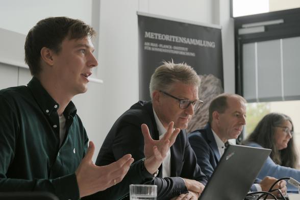 Dr. Jan Hellmann, Prof. Dr. Thorsten Kleine, Prof. Dr. Andreas Mulch, and Dr. Jutta Zipfel during the media briefing